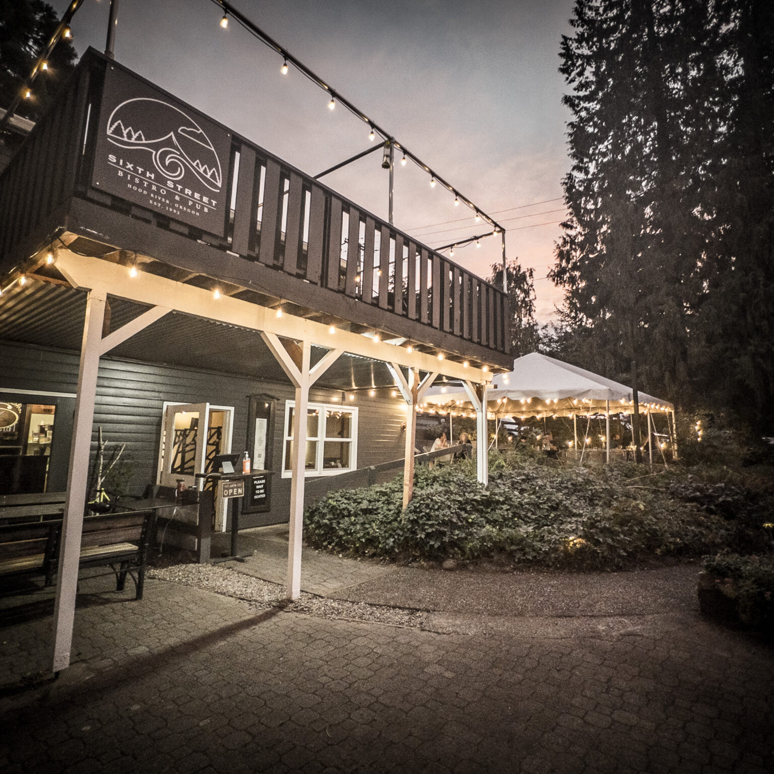 The Sixth Street Bistro & Pub photo